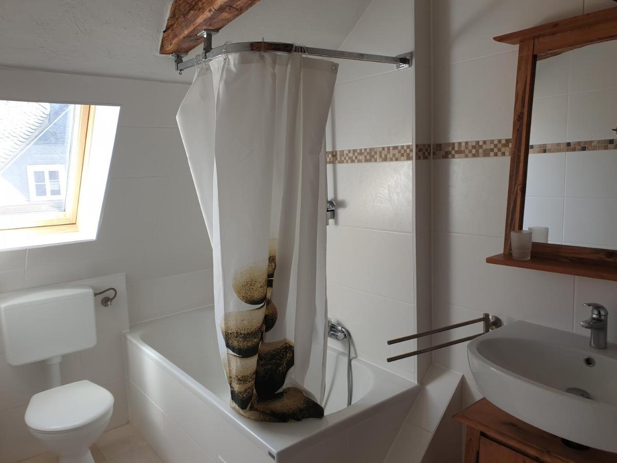 Neu Gemuetliche Ferienhaus Mit 3 Ferienwohnungen "Max " , " Leonore " Und "Beatrice" Hallenberg Esterno foto