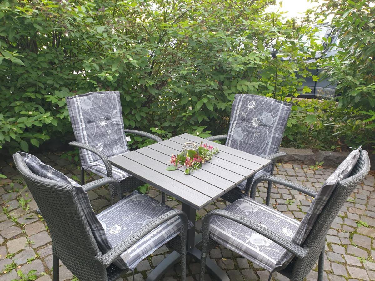 Neu Gemuetliche Ferienhaus Mit 3 Ferienwohnungen "Max " , " Leonore " Und "Beatrice" Hallenberg Esterno foto